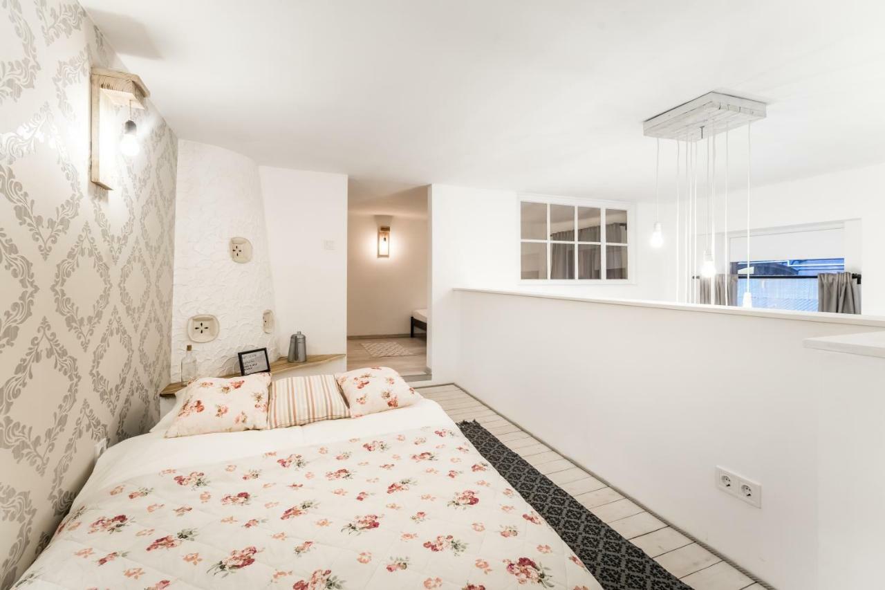 Bpr Vintage Garden Apartment With Terrace & Sauna Budapest Luaran gambar